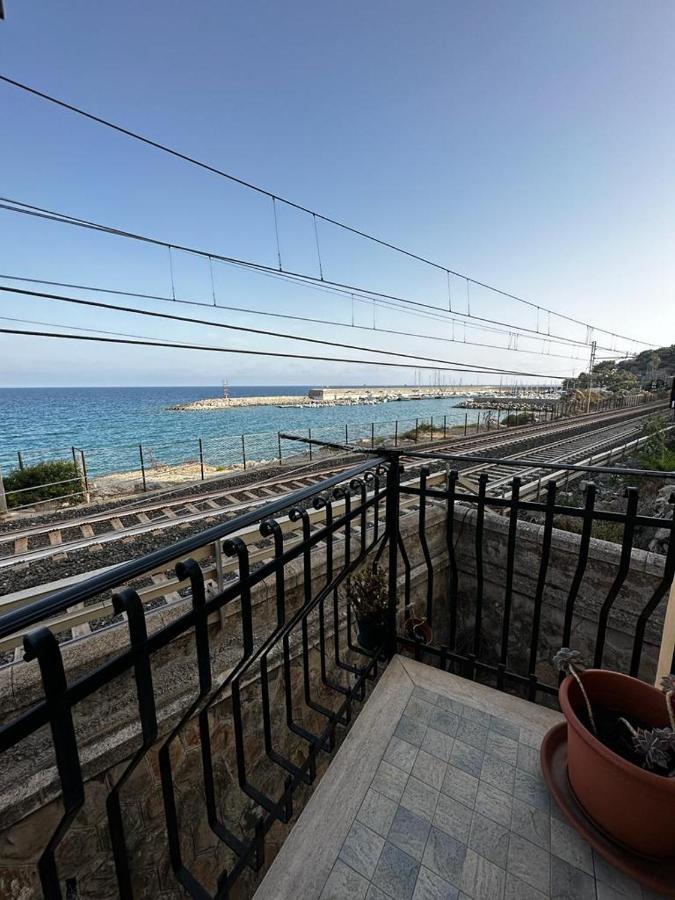 La Via Sul Mare Apartment Бордихера Екстериор снимка