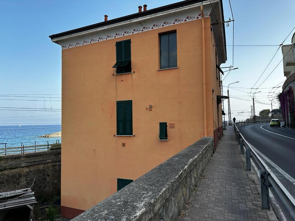 La Via Sul Mare Apartment Бордихера Екстериор снимка