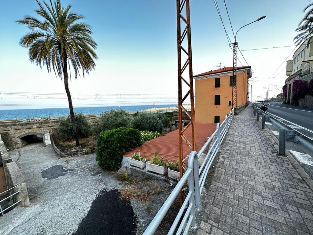 La Via Sul Mare Apartment Бордихера Екстериор снимка